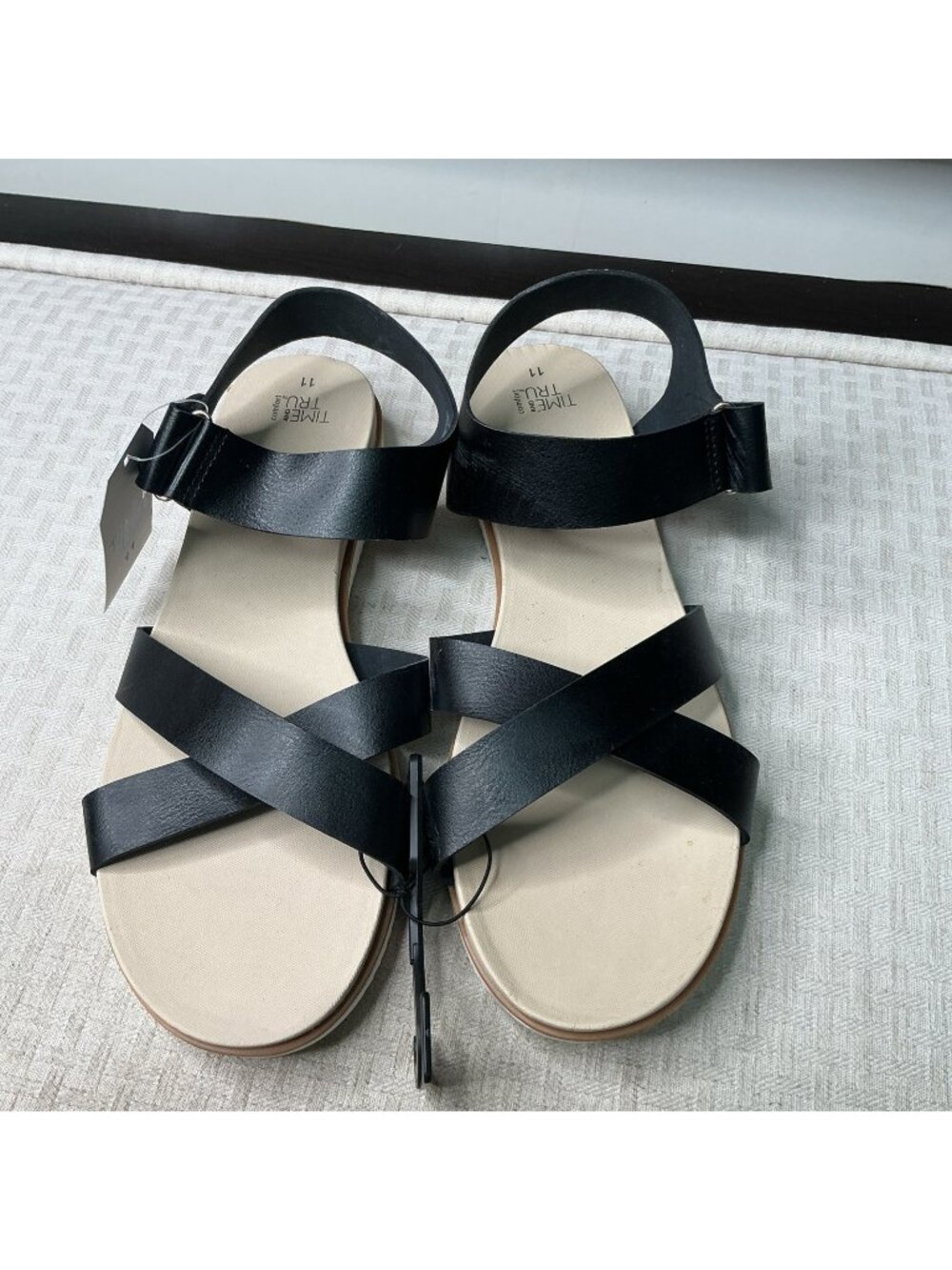 Time and Tru Black Faux Leather Criss Cross Ankle Strap Sandals Womens Size 11